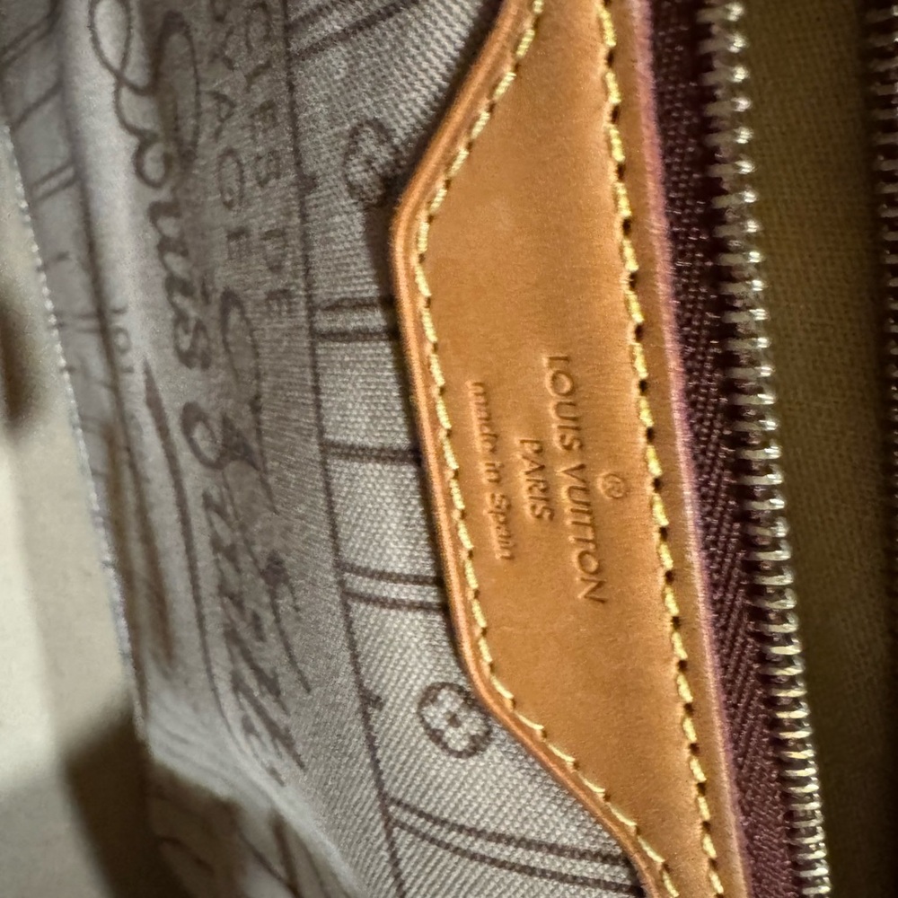 Louis Vuitton Signature GM Neverfull - Brown and Tan - Picture 9 of 11